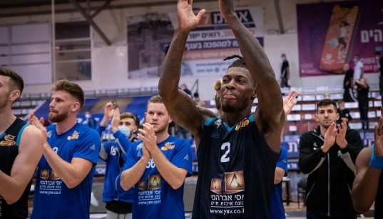 ענקים: הפועל אילת גברה על מכבי ת"א